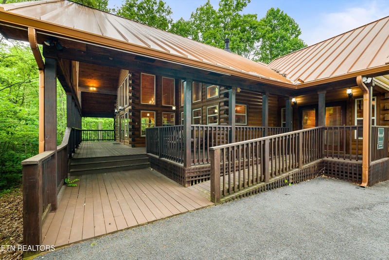 2650 Grassy Branch Loop, Sevierville, TN 37876