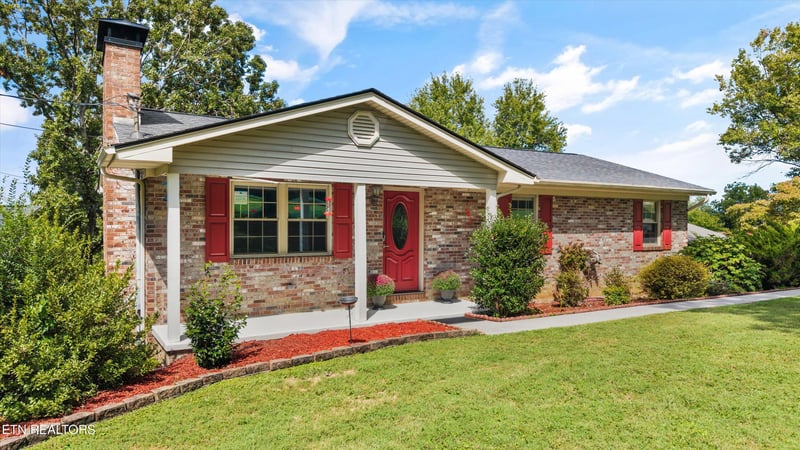 2651 Karenwood Dr, Maryville, TN 37804