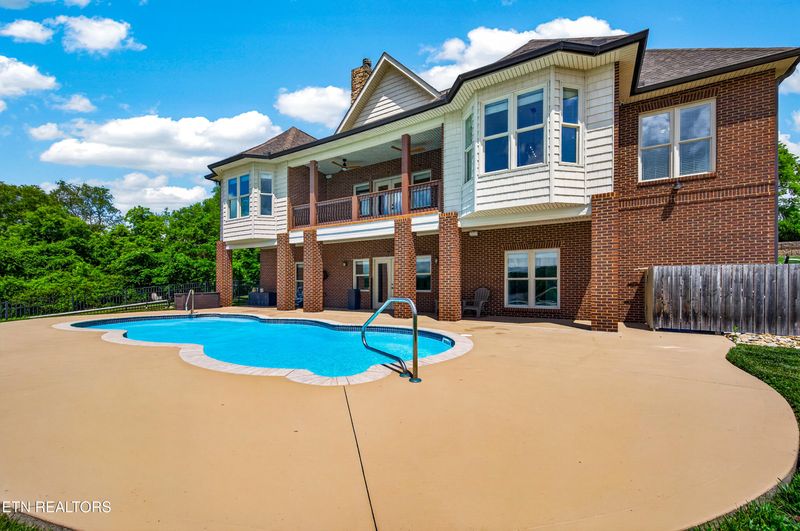 2655 Boston Chase Rd, Kodak, TN 37764