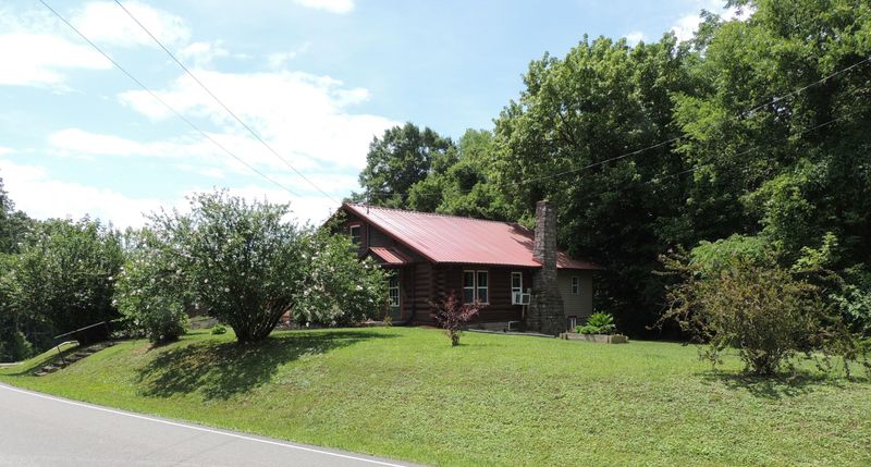 2659 Oak Grove Rd, Rocky Top, TN 37769