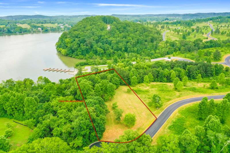 266 Lake Ferry Dr, Loudon, TN 37774