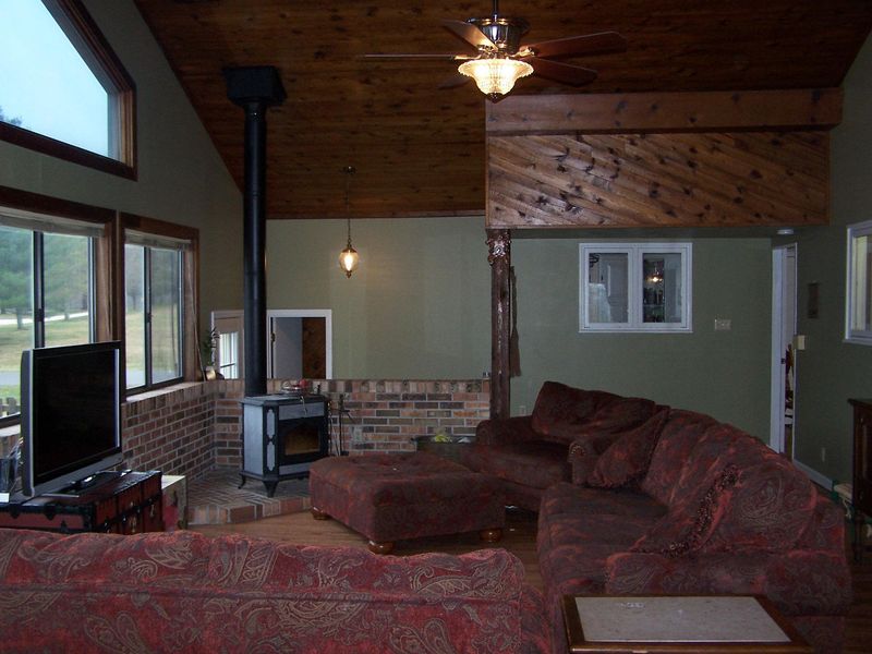266 Roma Dr, Crossville, TN 38555