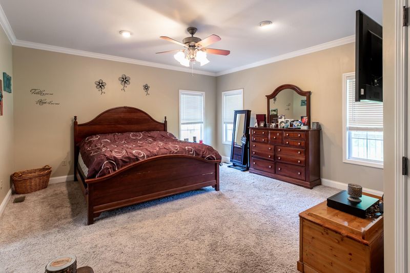 266 Young Rd, Lafollette, TN 37766