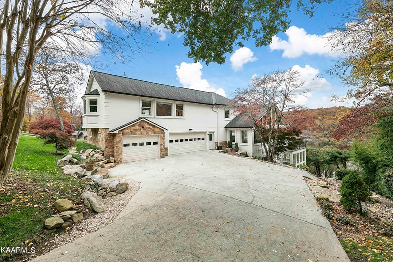 2660 Coulter Shoals Cir, Lenoir City, TN 37772
