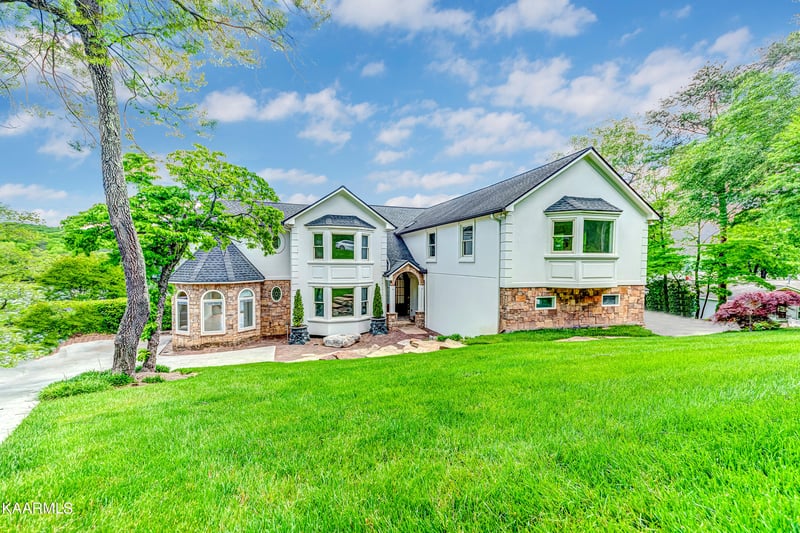 2660 Coulter Shoals Cir, Lenoir City, TN 37772