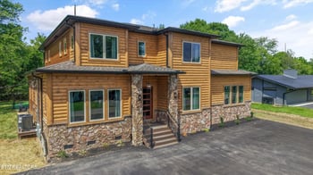 2662 High Valley Dr, Pigeon Forge, TN 37863
