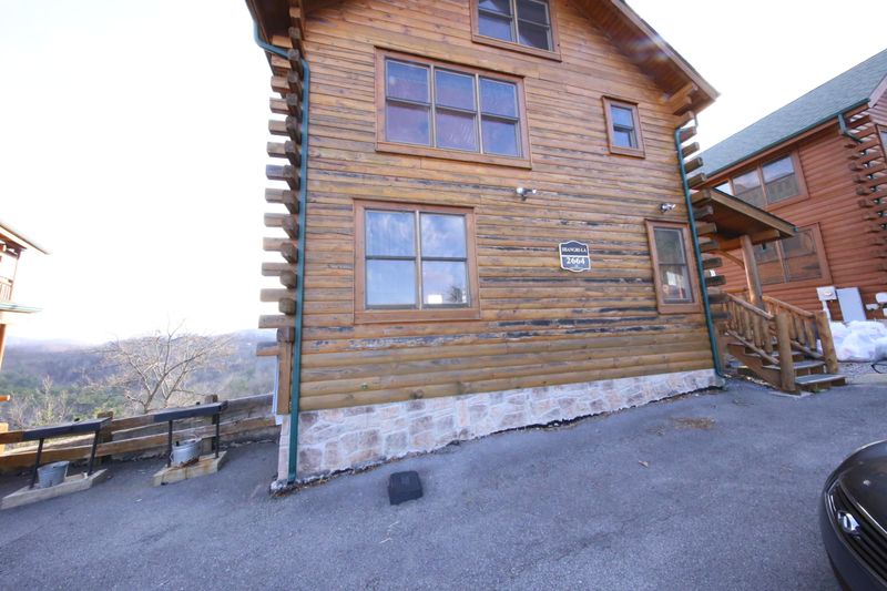 2664 Mountain Preserve Dr, Sevierville, TN 37862