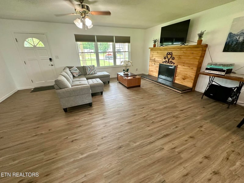2669 High Valley Dr, Pigeon Forge, TN 37863