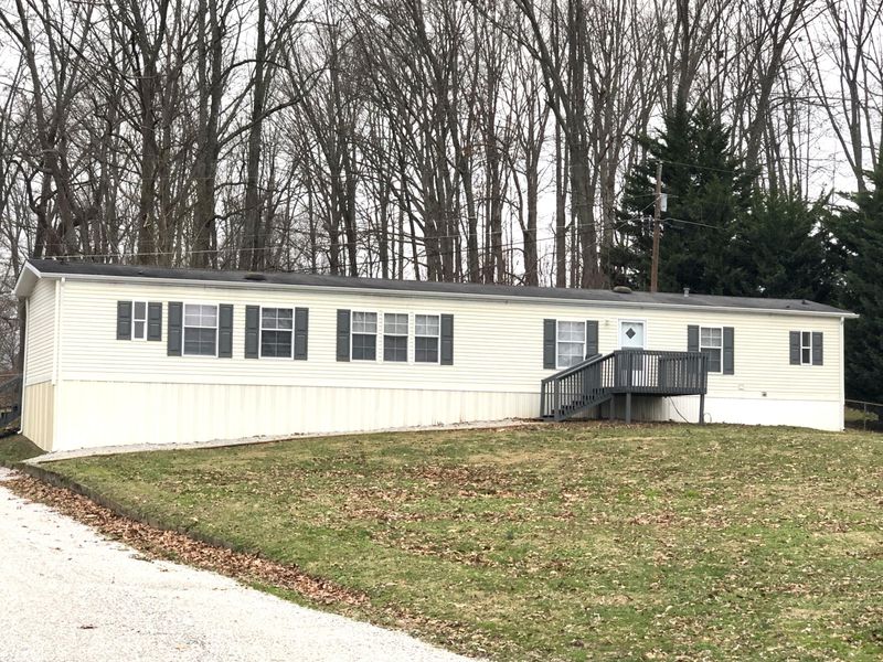 267 Countryside Cir, Jacksboro, TN 37757