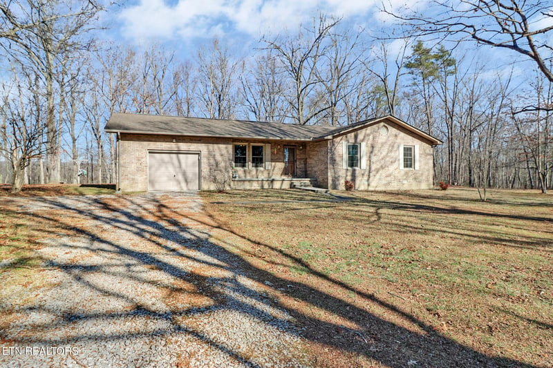 267 Eli Ford Rd, Crossville, TN 38571