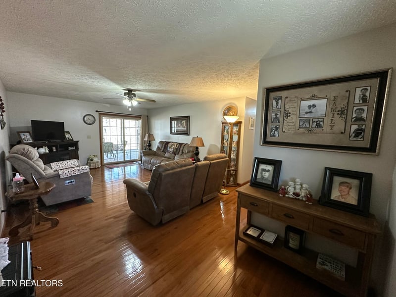 267 Eli Ford Rd, Crossville, TN 38571