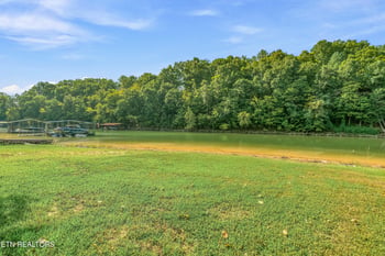 267 Paradise Ln, Jacksboro, TN 37757