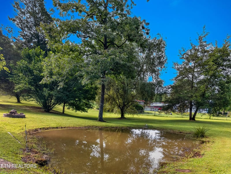 267 Pine Ridge Rd, Clinton, TN 37716