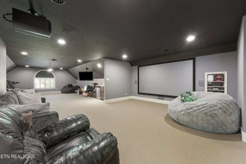 267 Savannah Park Dr, Maryville, TN 37803