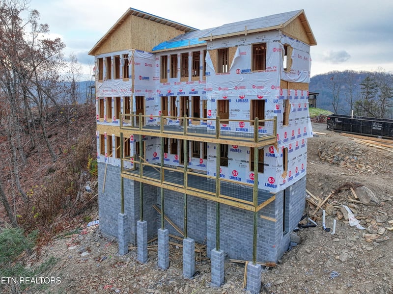 2670 Cloud View Dr, Sevierville, TN 37862