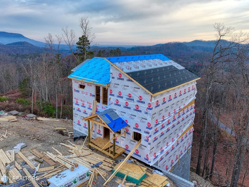 2670 Cloud View Dr, Sevierville, TN 37862