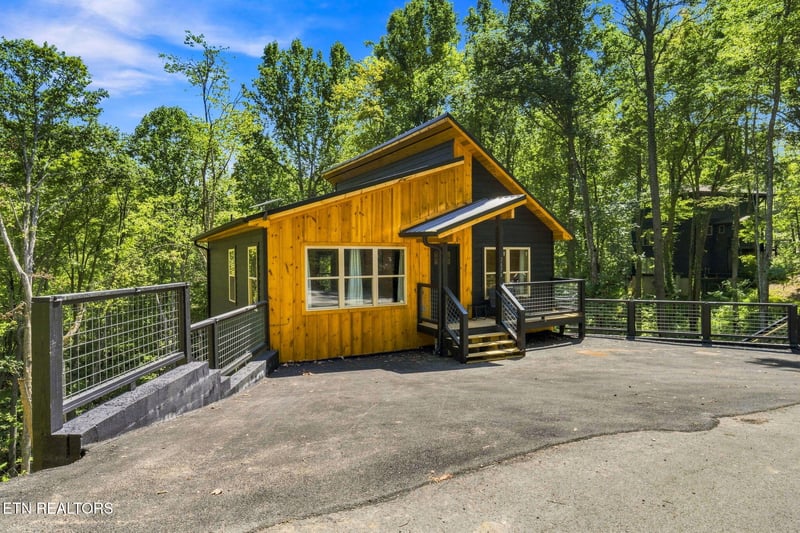2670 Grassy Branch Loop, Sevierville, TN 37876