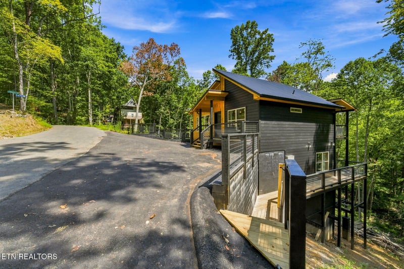2670 Grassy Branch Loop, Sevierville, TN 37876