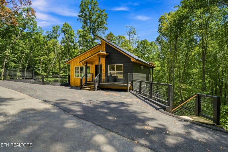 2670 Grassy Branch Loop, Sevierville, TN 37876