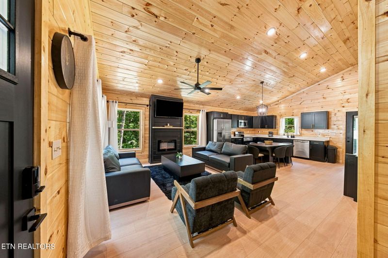 2670 Grassy Branch Loop, Sevierville, TN 37876