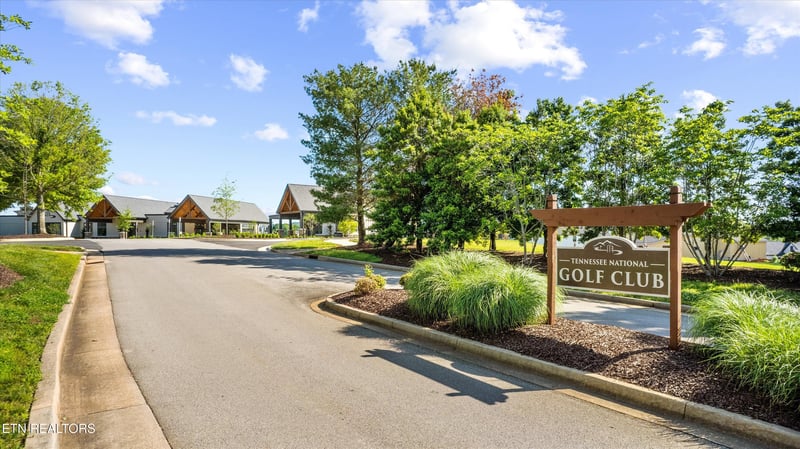 2670 Old Club Rd, Loudon, TN 37774