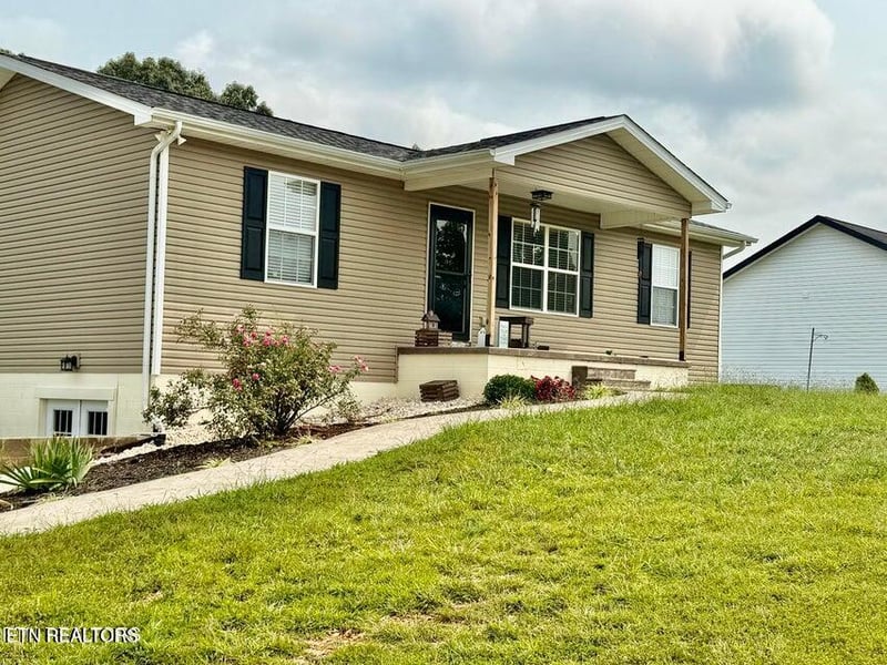 2670 Sharps Chapel Rd, Sharps Chapel, TN 37866