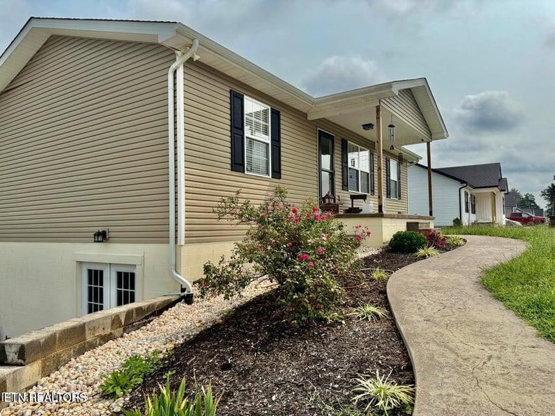 2670 Sharps Chapel Rd, Sharps Chapel, TN 37866