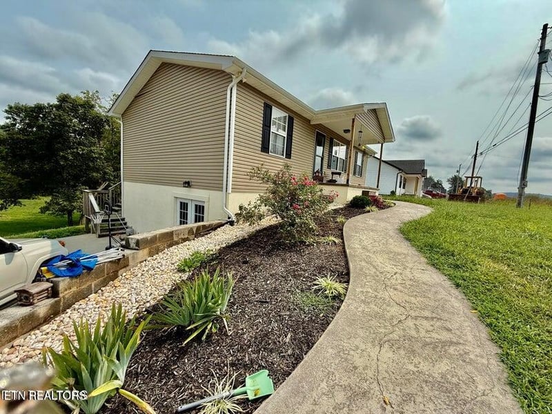 2670 Sharps Chapel Rd, Sharps Chapel, TN 37866