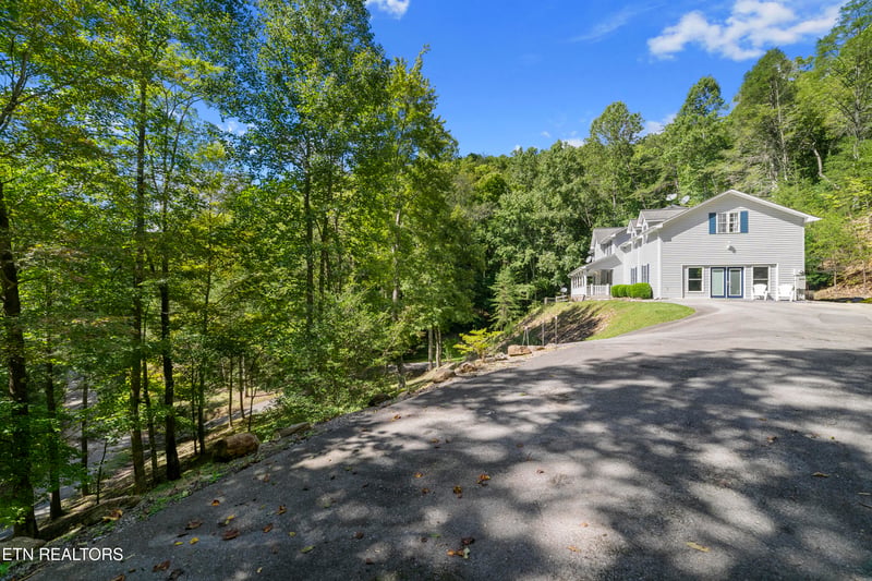2673 S Clear Fork Rd, Sevierville, TN 37862
