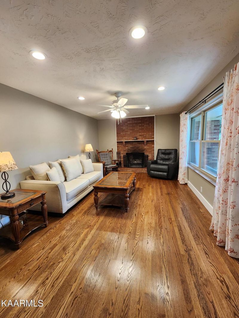 2674 Mountain View Dr, Morristown, TN 37814