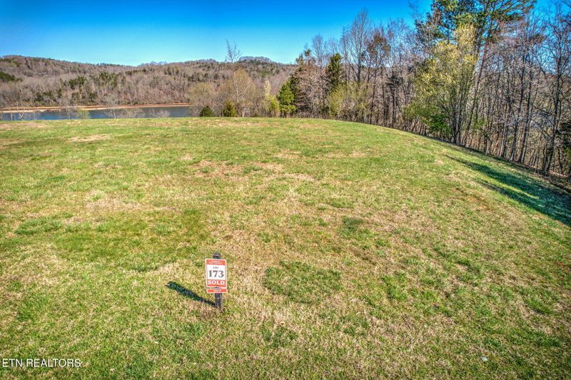 2679 Persimmon, Loudon, TN 37774