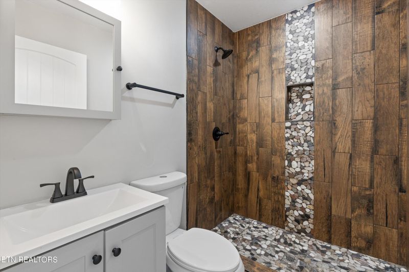 268 E Edison St, Alcoa, TN 37701