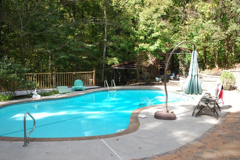 268 Orchard Valley Dr, Harriman, TN 37748