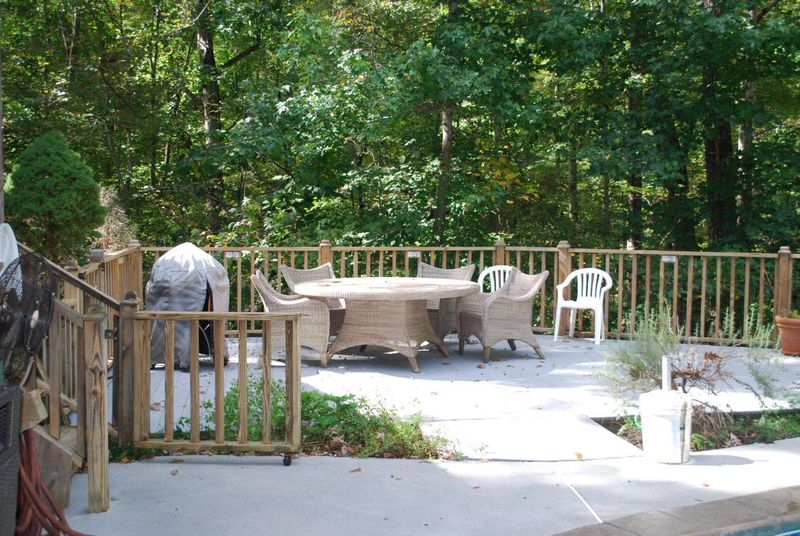 268 Orchard Valley Dr, Harriman, TN 37748