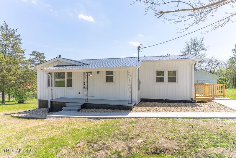 268 Queener St, Jacksboro, TN 37757
