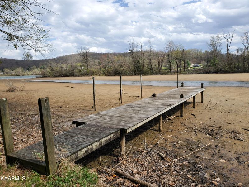 268 Willow Dr, Kingston, TN 37763