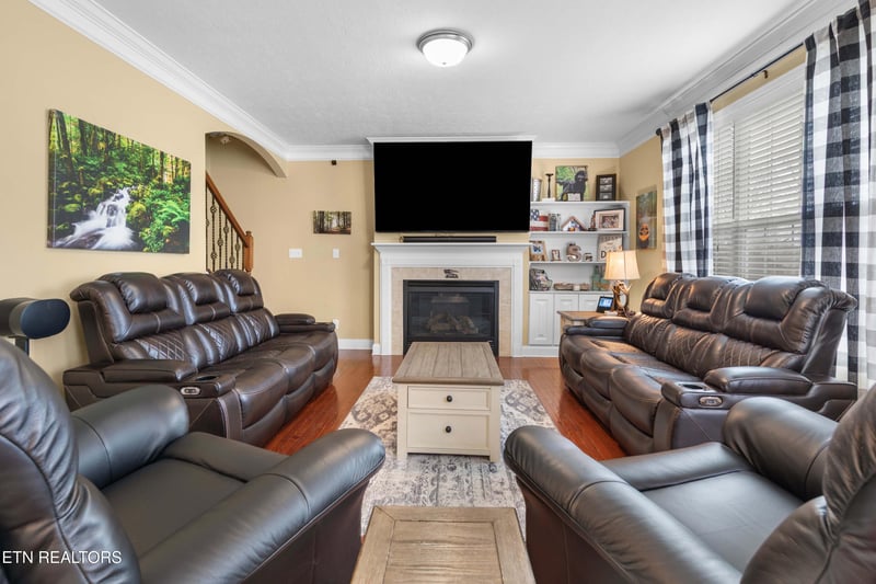 268 Windstone Blvd, Powell, TN 37849