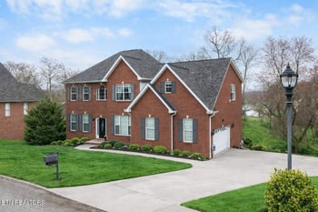268 Windstone Blvd, Powell, TN 37849
