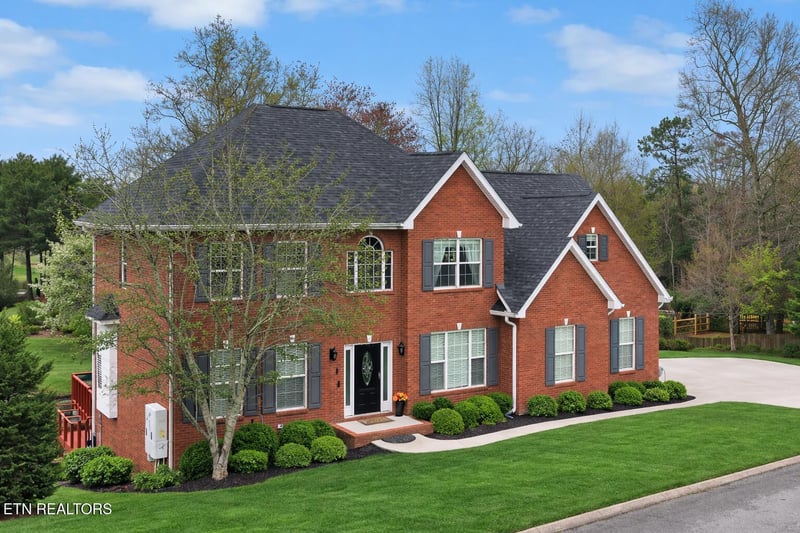 268 Windstone Blvd, Powell, TN 37849
