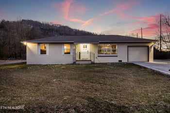 2680 High Valley Dr, Pigeon Forge, TN 37863