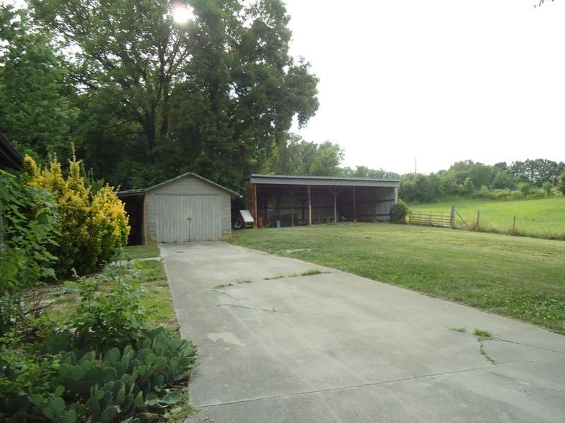 2682 Atchley Rd, Sevierville, TN 37863