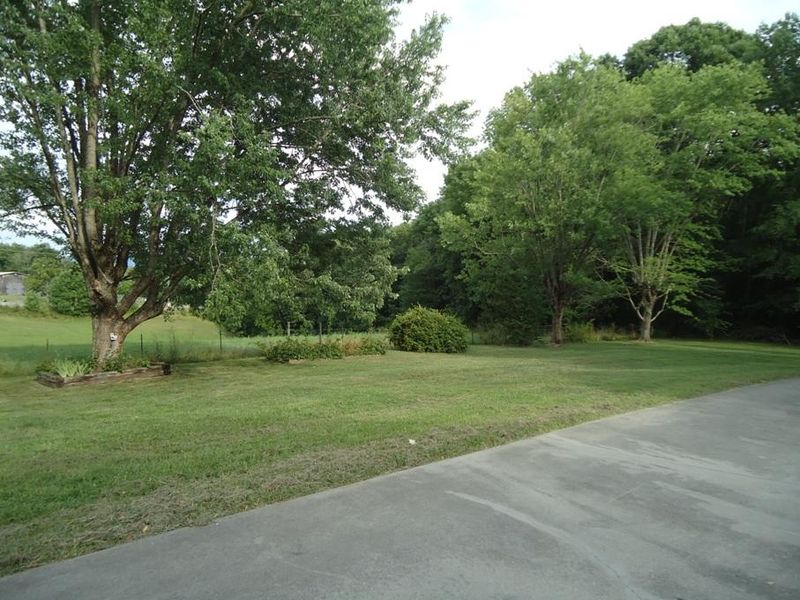 2682 Atchley Rd, Sevierville, TN 37863