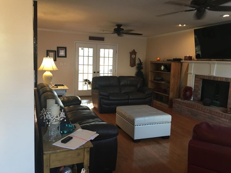 269 Country Walk Dr, Powell, TN 37849