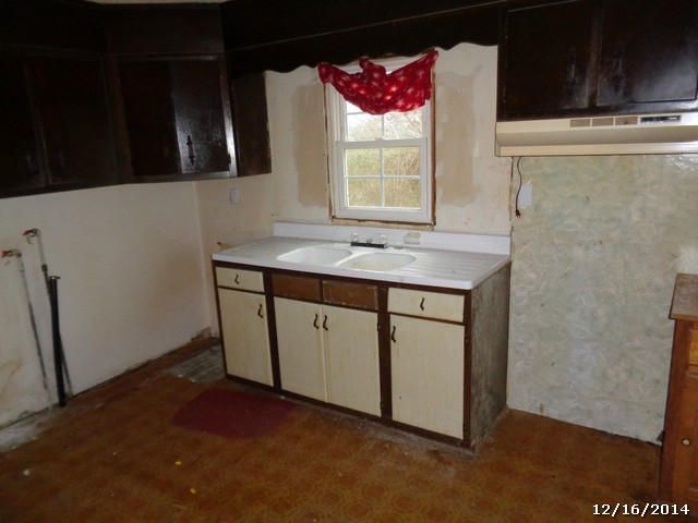 269 Hatfield St, Jellico, TN 37762