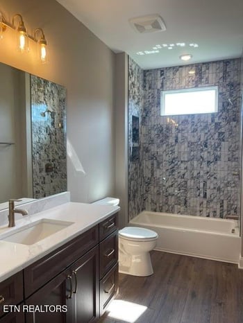 269 Honeysuckle Dr, Lenoir City, TN 37771