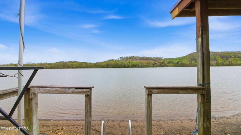 269 Lakeshore Vista Dr, Kingston, TN 37763