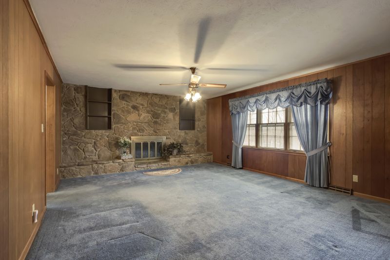 269 Oak Cir, Rocky Top, TN 37769