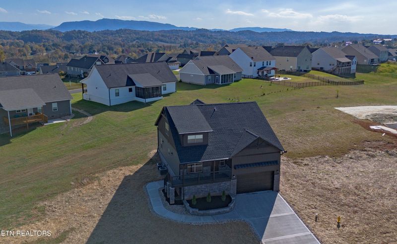2690 Vista Meadows Ln, Sevierville, TN 37876