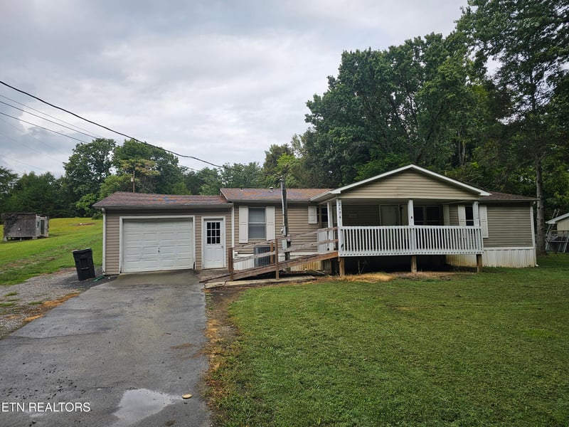 2694 White Oak Grove Rd, Morristown, TN 37813