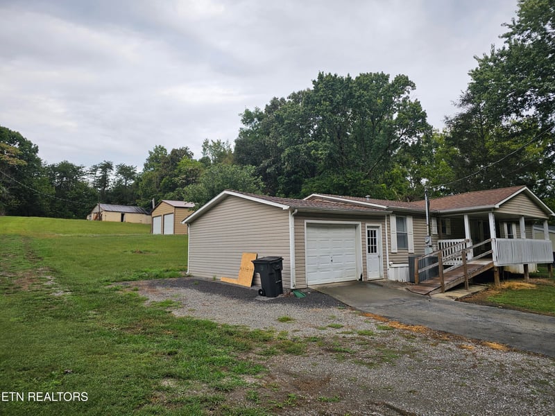 2694 White Oak Grove Rd, Morristown, TN 37813